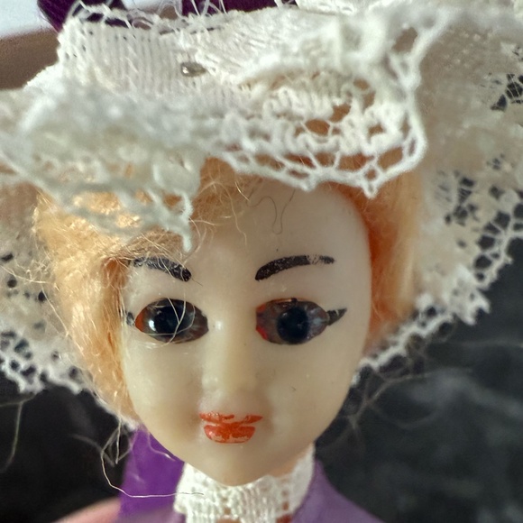 Blinking Eye Paris Doll - Picture 14 of 15